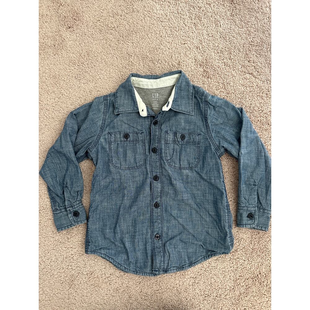 GAP chambray denim, jersey lined boys button down top, size 5T